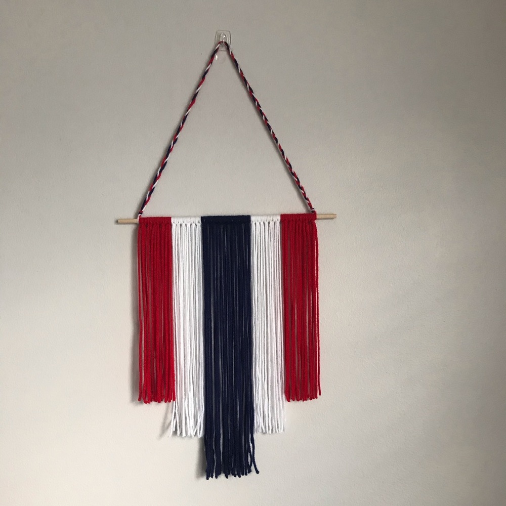Patriotic Mini Yarn Wall Hanging